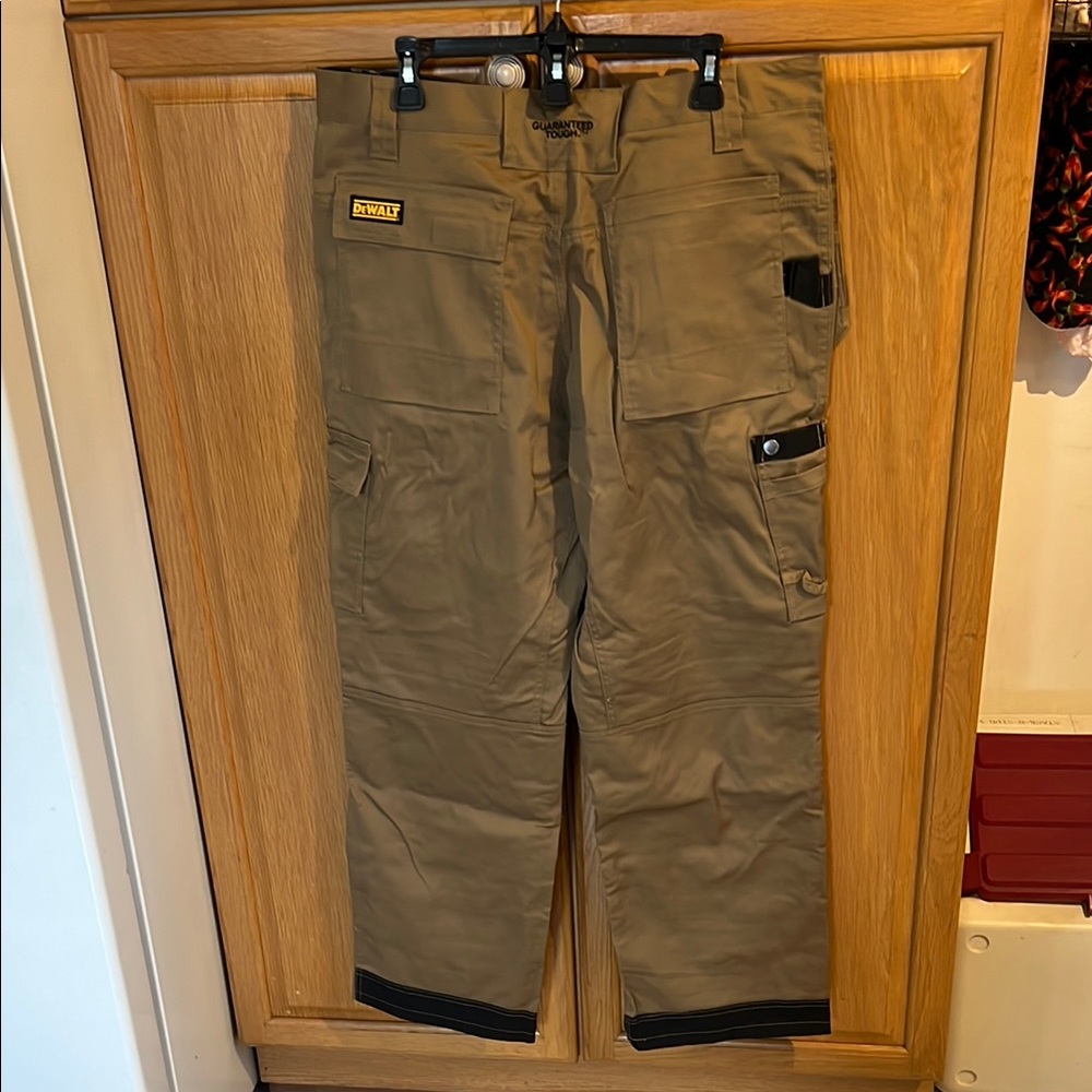 DEWALT Tradesman Work Pants - Picture 3 of 7